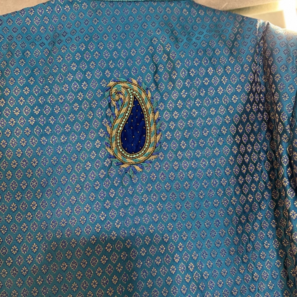 Men’s brocade Sherwani - Picture 3 of 3